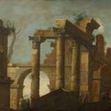 Ideale Ruinenlandschaft mit den Säulen einer alten Tempelarchitektur - фото 1