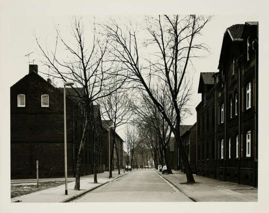 Thomas Ruff. Overbruchstraße Duisburg 1985 - photo 1