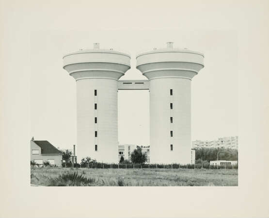 Bernd und Hilla Becher. Doppelwasserturm (From: Sechs Doppelwassertürme) - photo 1