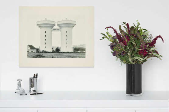 Bernd und Hilla Becher. Doppelwasserturm (From: Sechs Doppelwassertürme) - photo 3