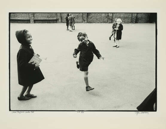 Jürgen Schadeberg. School Playground, London 1968 - photo 1