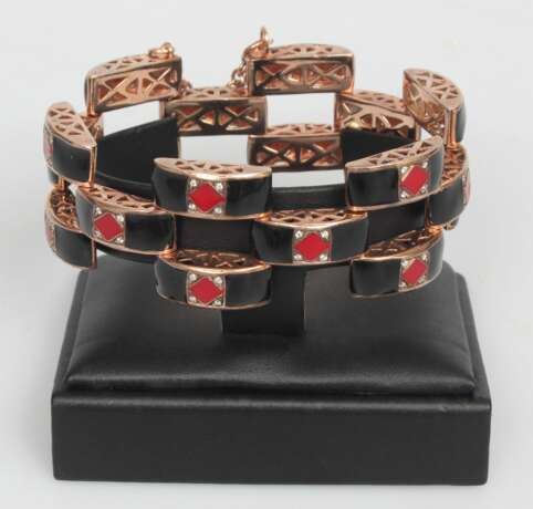 Gold bracelet with two-color enamels and diamonds Gold 21th century - photo 1