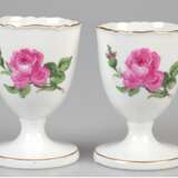 2 Meissen-Eierbecher, Rote Rose mit Goldrand, 1. Wahl, H. 7 cm - photo 1