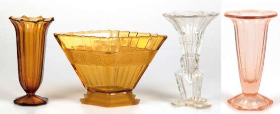 4 Art Deco-Glasvasen, diverse Formen und Farben, H. 14,5 cm - 22 cm - photo 1