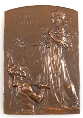 Bronze-Plakette, St. Schwarz, Weltausstellung 1900 Paris für Österreich, mit figürlichem Relief, 7,8x5,3 cm - Foto 1