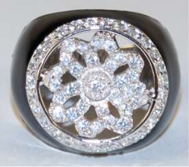 Ring, 925er Silber, mit brillanten Zirkonia besetzt und schwarz emailliert, ca. 12,9 g, RG 57, Innendurchmesser 18,1 mm