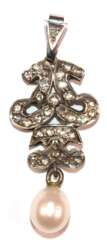 Anhänger, 585er Gold, Brillanten ca. 0,70 ct. in Silber-Fassung, echte Perle, Länge mit Öse ca. 3,7 cm