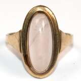 Ring, 333er GG, mit ovalem Rosenquarz-Cabochon mit inneren Merkmalen, Ges.-Gew. 3,48 g, RG 59 - photo 1