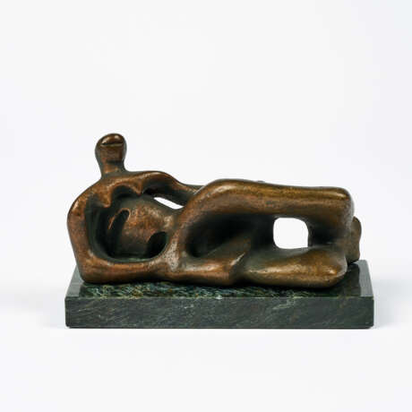 Henry Moore. Replik nach Reclining Figure - photo 1