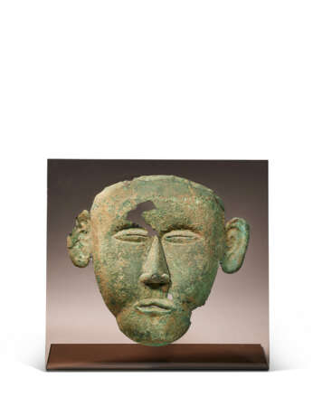 A BRONZE MASK - Foto 1