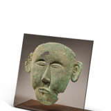 A BRONZE MASK - Foto 2