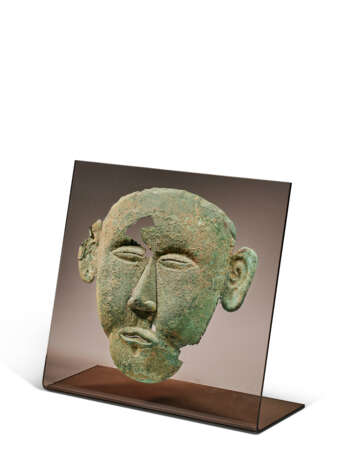 A BRONZE MASK - Foto 2