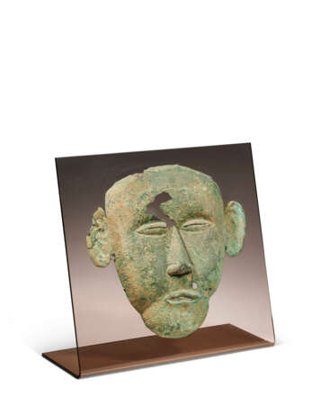 A BRONZE MASK - Foto 3