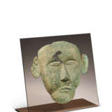 A BRONZE MASK - Foto 3