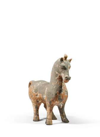 A PAINTED POTTERY FIGURE OF A STANDING HORSE - photo 4