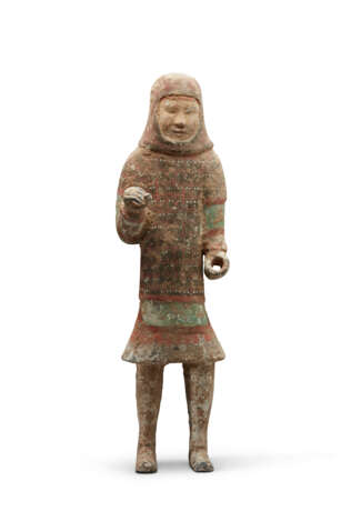 A LARGE PAINTED GREY POTTERY FIGURE OF A SOLDIER - Foto 1