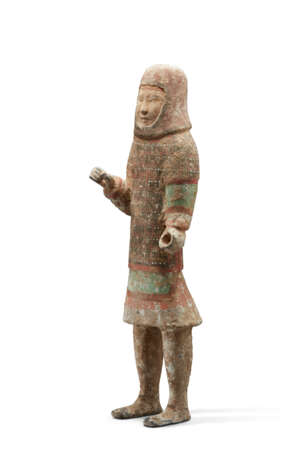 A LARGE PAINTED GREY POTTERY FIGURE OF A SOLDIER - Foto 2