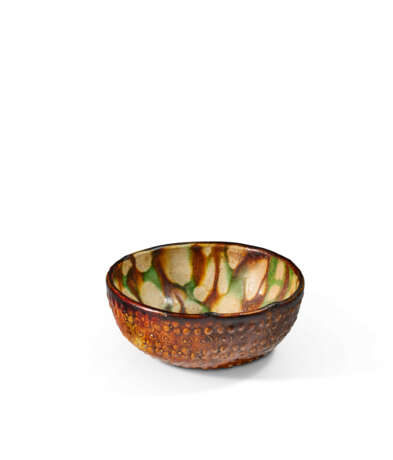 A SANCAI-GLAZED POTTERY BOWL - photo 1