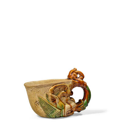 A SANCAI-GLAZED POTTERY RHYTON - Foto 5