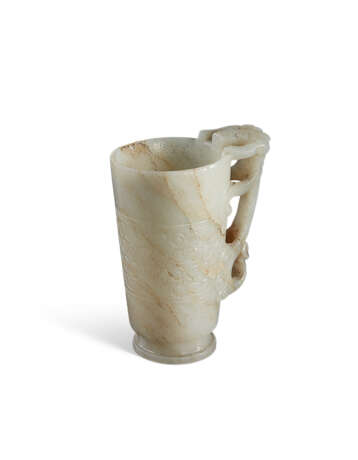 A SMALL PALE CELADON JADE ARCHAISTIC CUP - photo 5