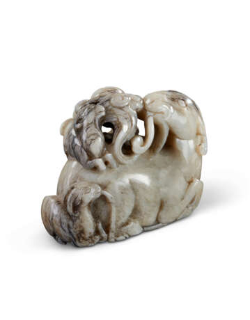 A MOTTLED GREY AND WHITE JADE CARVING OF THREE RAMS SAN YANG KAI TAI - photo 2