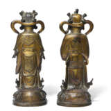 A PAIR OF GILT-LACQUERED BRONZE FIGURES OF ATTENDANTS - photo 3