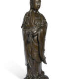 A SILVER-INLAID BRONZE FIGURE OF STANDING GUANYIN - photo 2