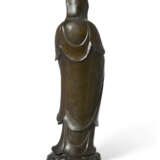 A SILVER-INLAID BRONZE FIGURE OF STANDING GUANYIN - photo 3