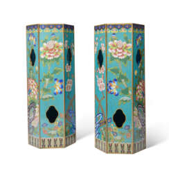 A PAIR OF CLOISONNÉ ENAMEL HEXAGONAL 'FLORAL' HAT STANDS