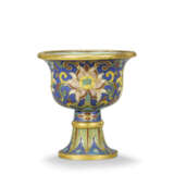 A CLOISONNÉ ENAMEL DEEP-BLUE-GROUND 'LOTUS' STEM-CUP - photo 2