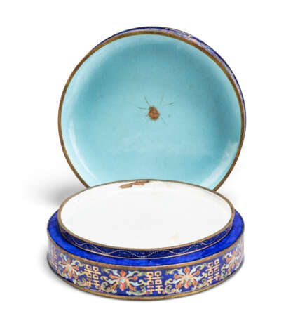 A PAINTED ENAMEL 'SHOU' SWEETMEAT BOX AND COVER - Foto 5