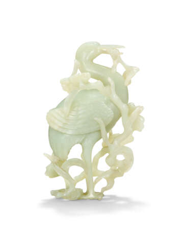 A CELADON JADE CARVING OF A CRANE - Foto 1