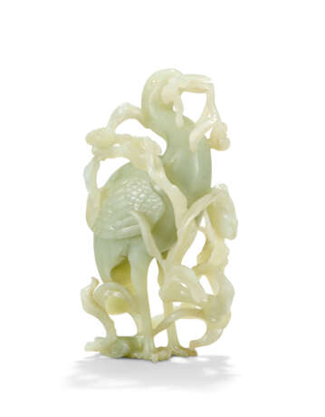 A CELADON JADE CARVING OF A CRANE - Foto 3