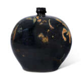 A CIZHOU-TYPE BROWN-PAINTED BLACK-GLAZED OVOID BOTTLE - Foto 4