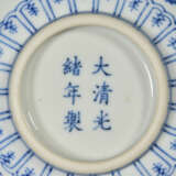 A MING-STYLE BLUE AND WHITE BOWL - Foto 6