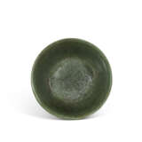 A SPINACH-GREEN JADE BOWL - photo 2