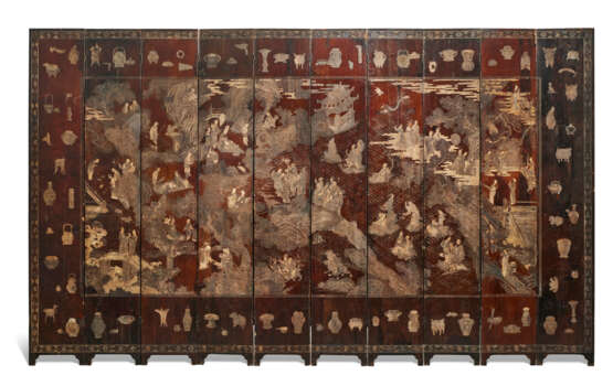 A TEN-FOLD COROMANDEL LACQUER SCREEN AND TWO PANELS - photo 1