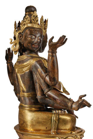 A PARCEL-GILT REPOUSSÉ BRONZE FIGURE OF USHNISHAVIJAYA - photo 6