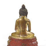 A GILT-BRONZE FIGURE OF BUDDHA SHAKYAMUNI - photo 4