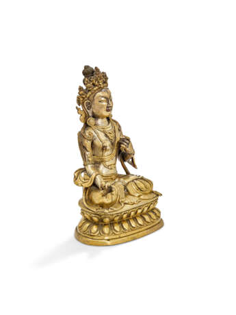 A GILT-BRONZE FIGURE OF TARA - photo 3