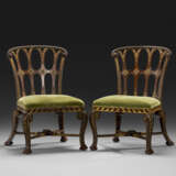 A PAIR OF GEORGE II MAHOGANY AND PARCEL-GILT CHAIRS - photo 2