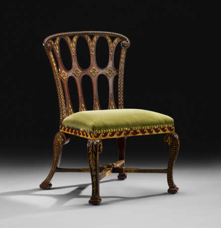 A PAIR OF GEORGE II MAHOGANY AND PARCEL-GILT CHAIRS - photo 4