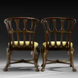 A PAIR OF GEORGE II MAHOGANY AND PARCEL-GILT CHAIRS - photo 5