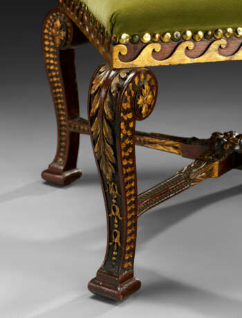 A PAIR OF GEORGE II MAHOGANY AND PARCEL-GILT CHAIRS - photo 6