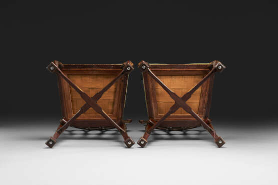 A PAIR OF GEORGE II MAHOGANY AND PARCEL-GILT CHAIRS - photo 10