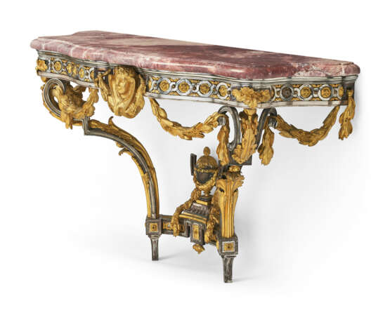 A FINE ORMOLU AND SILVERED-BRONZE CONSOLE TABLE - Foto 3