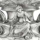 A LARGE AND IMPRESSIVE AMERICAN SILVER CENTERPIECE PUNCH BOWL - photo 4