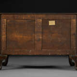 A GEORGE III MAHOGANY SERPENTINE COMMODE - photo 9