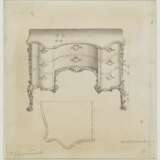 A GEORGE III MAHOGANY SERPENTINE COMMODE - photo 10