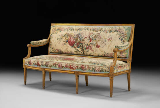 A SUITE OF LOUIS XVI GILT WALNUT AND BEAUVAIS TAPESTRY SEAT FURNITURE - photo 3